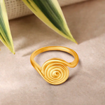 Load image into Gallery viewer, Entrancing 22 Karat Gold Ring