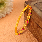 Load image into Gallery viewer, Enticing Gold Bangle
