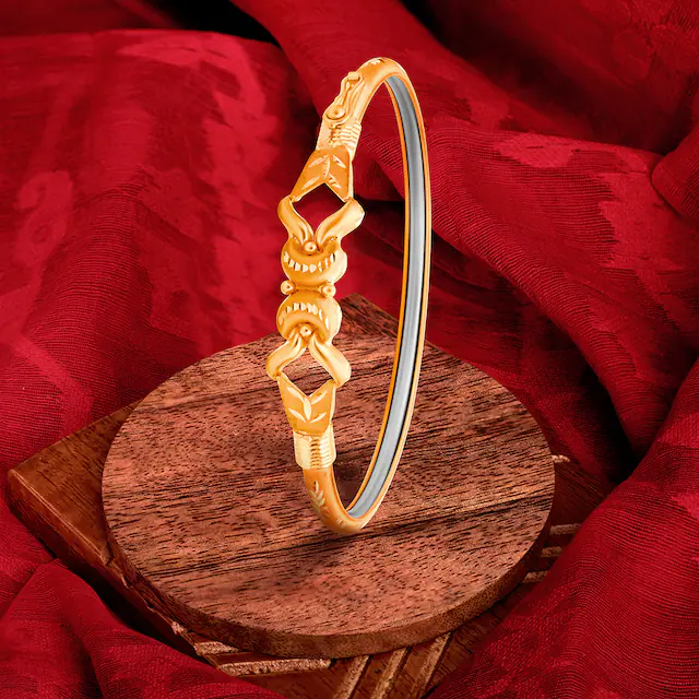 Exquisite Gold Bangle