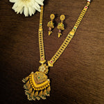 Load image into Gallery viewer, Authentic Temple Gold Necklace Set with Emerald Accents
